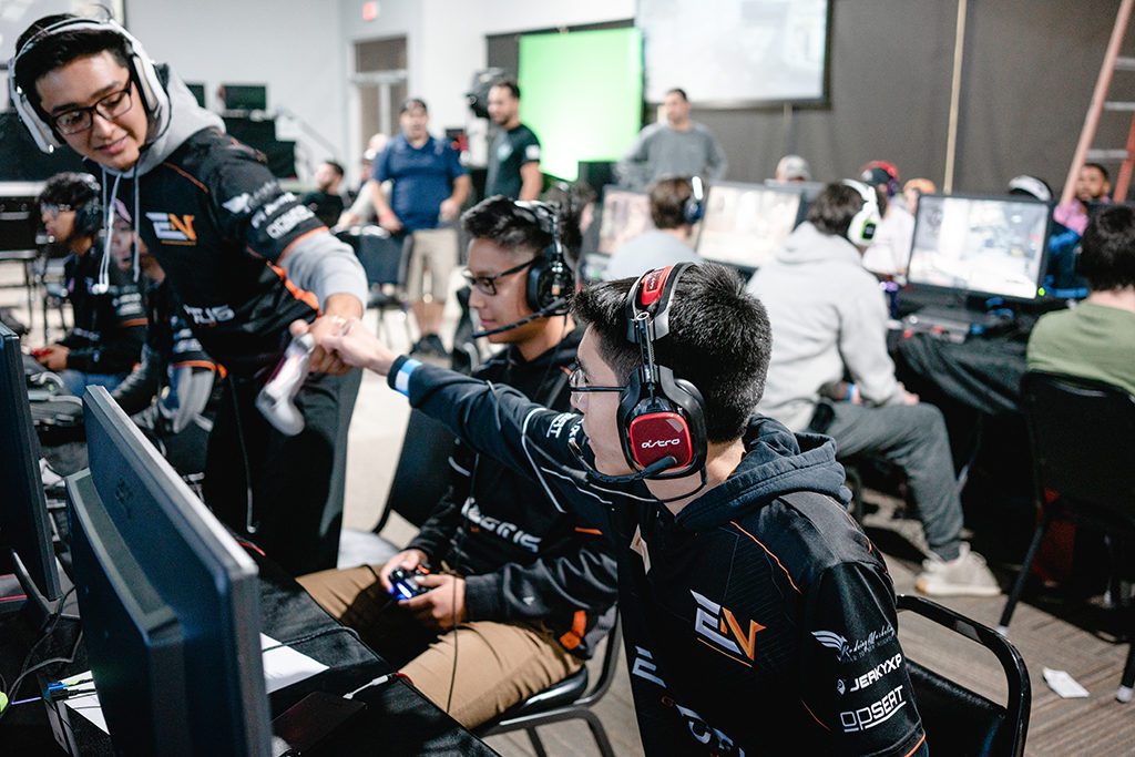 Call of Duty LAN event ongoing despite organizers claiming it's onlineonly