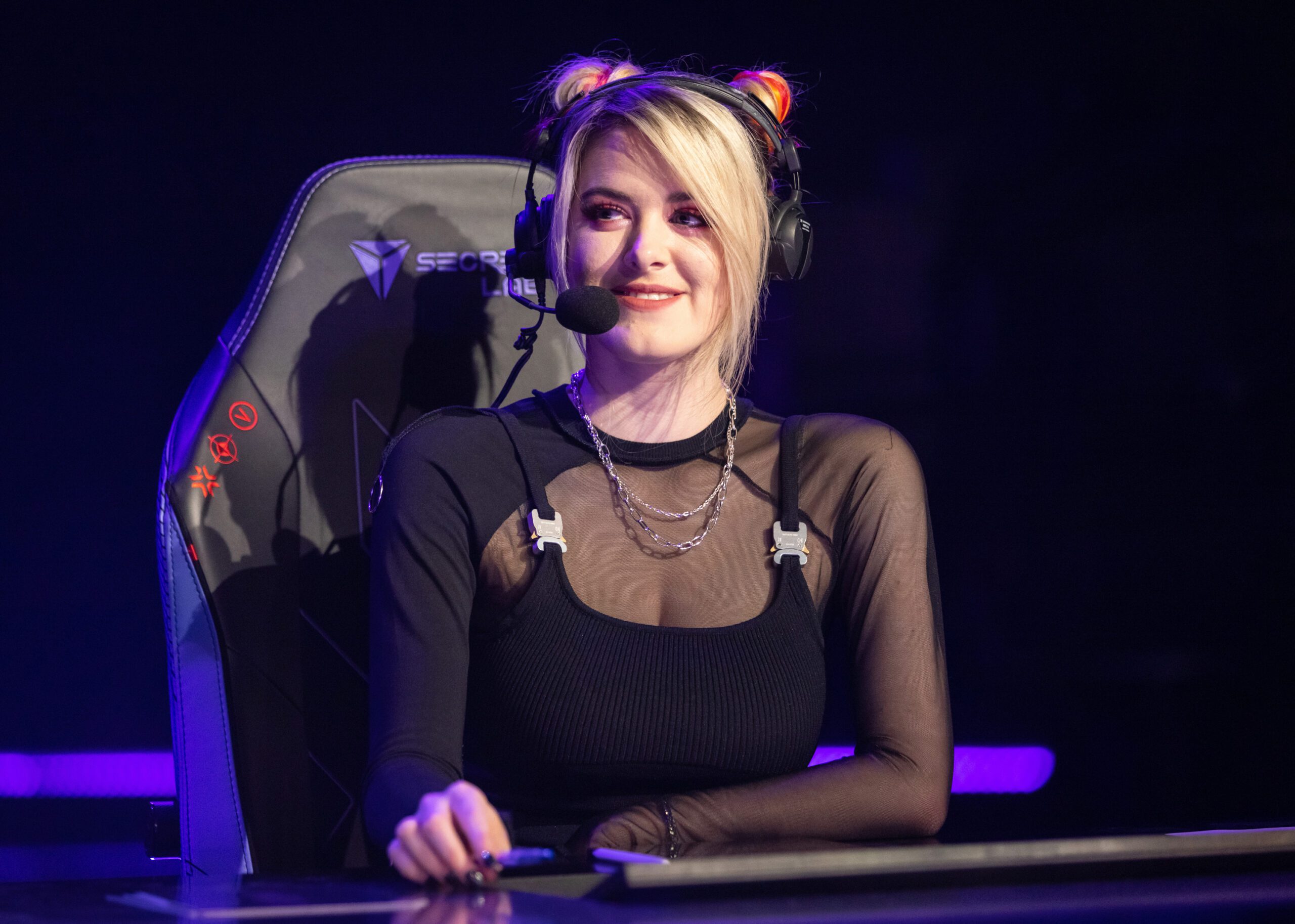 Commentator Geo "Geo" Collins on the Berlin Desk | Photo by Colin Young-Wolff/Riot Games