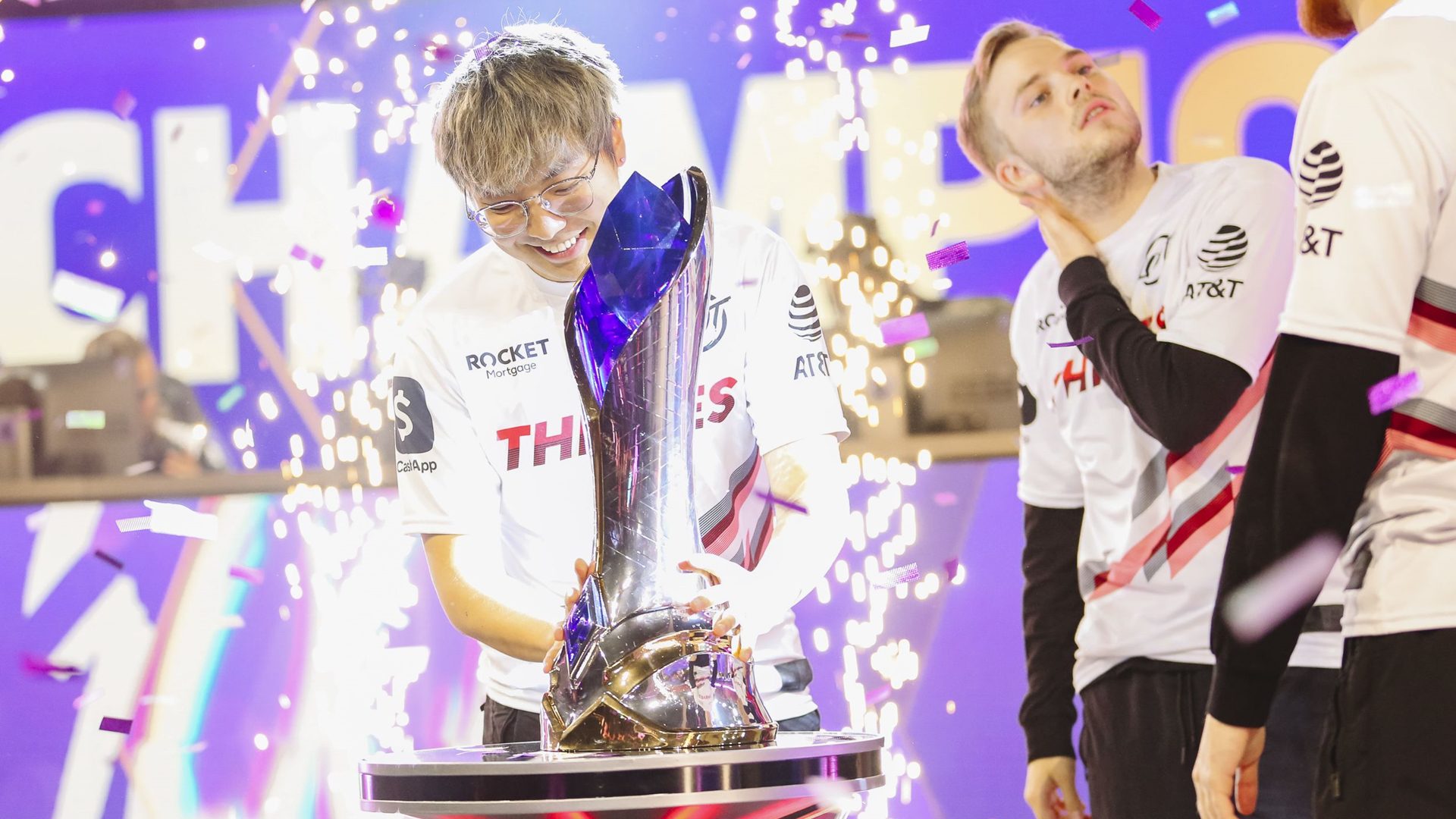 History repeats itself as huhi returns to Worlds, once again in a group with a tournament favorite.