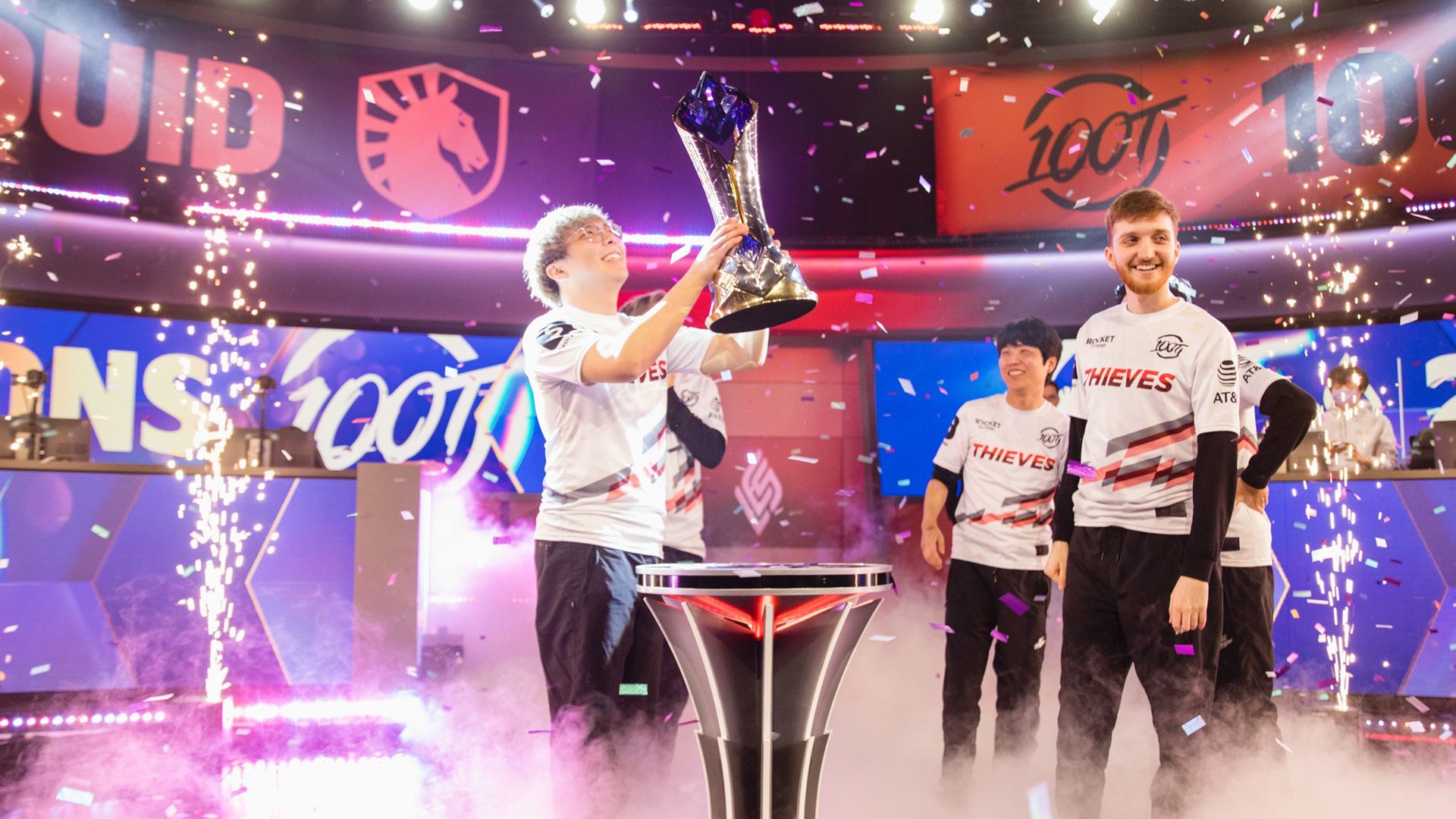 In 2021, huhi became the first LCS player to win a title on two different roles.