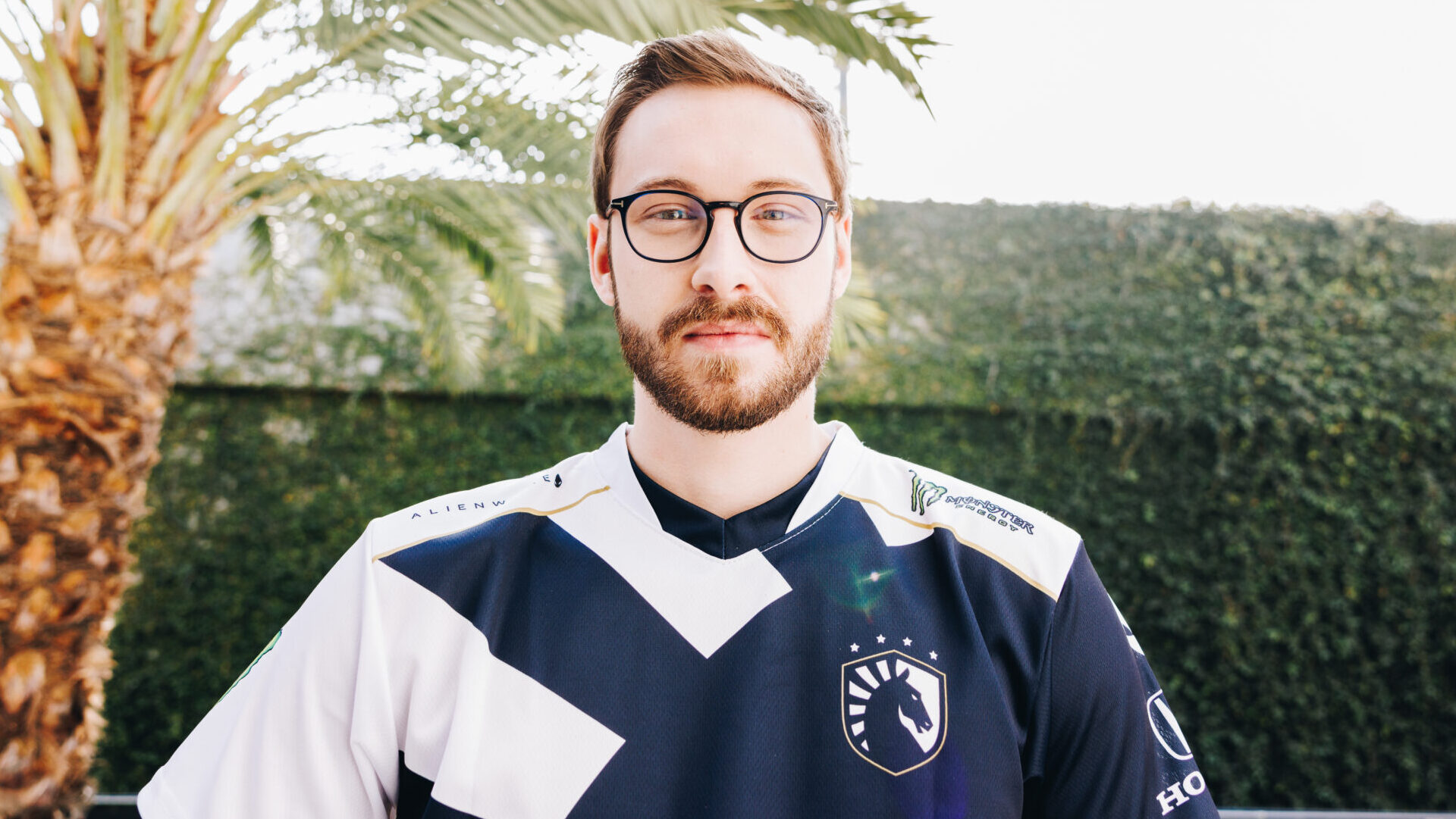 Bjergsen stands outside in Liquid gear