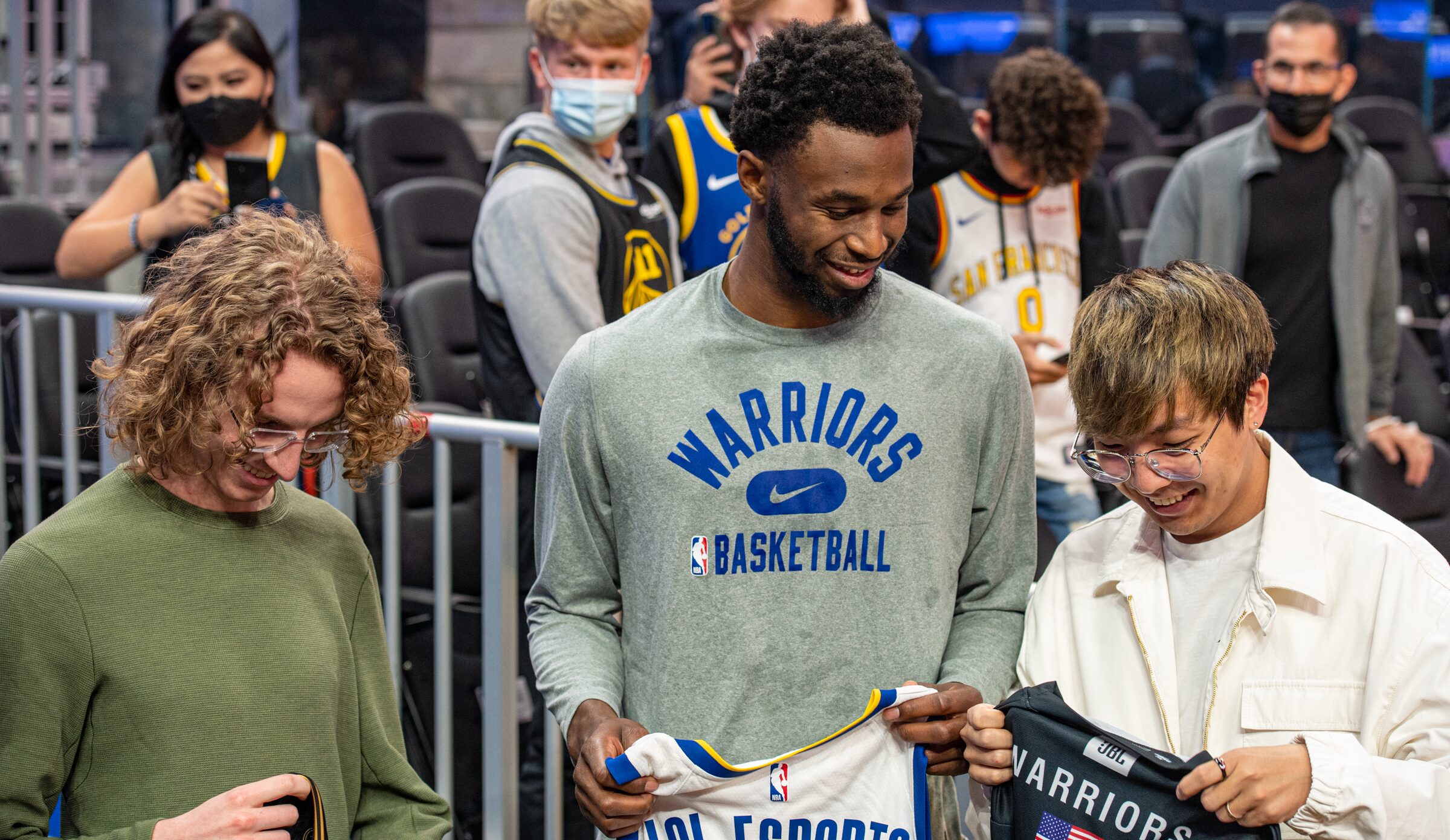 Andrew Wiggins trades jerseys with Licorice and huhi