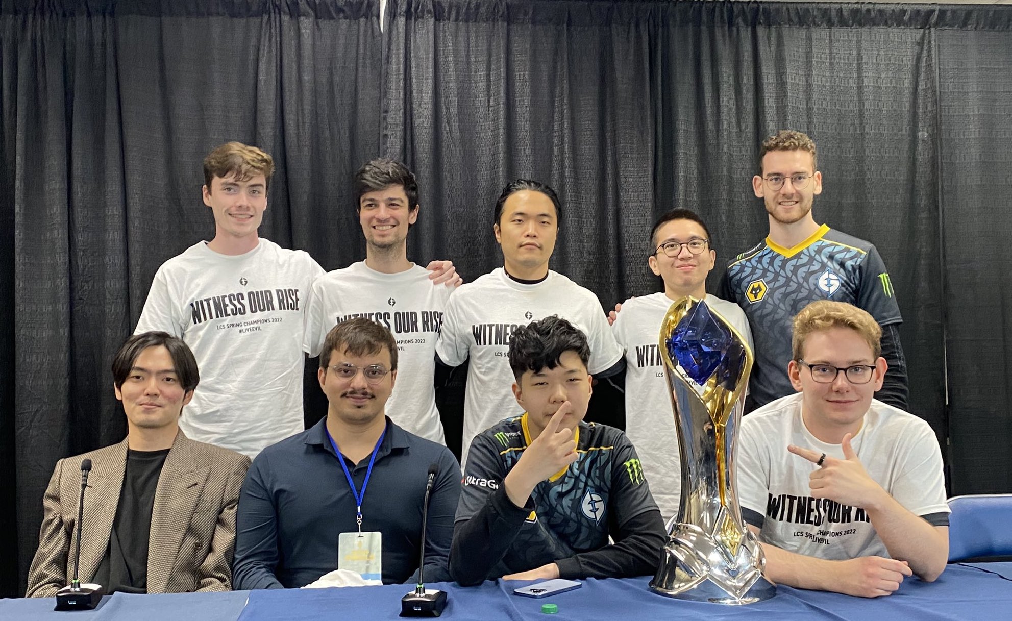 The Evil Geniuses team, including Danny, posing with their trophy from the 2022 LCS finals